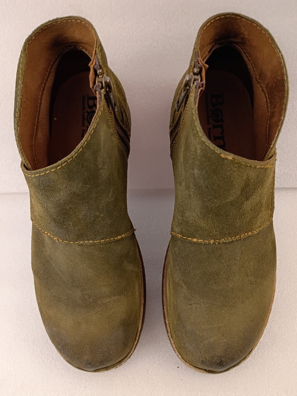 Born Women's 8M Olive Green Distressed Suede Side Zip Chukka